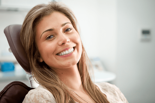 What is the Difference Between Dental Veneers and Dental Crowns?